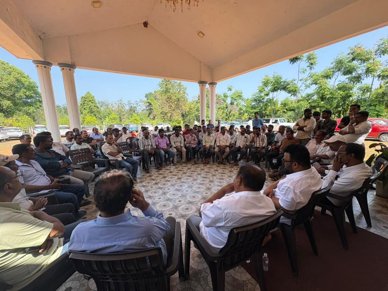 ಶೃಂಗೇರಿ ಕ್ಷೇತ್ರ ರೈತ ಒಕ್ಕೂಟದ ನೂತನ ಕಚೇರಿಗಳ ಉದ್ಘಾಟನೆ ಸಲುವಾಗಿ ಪೂರ್ವಭಾವಿ ಸಭೆ - Image 3